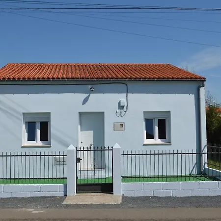 A Casina Do Castineiro, * Melide